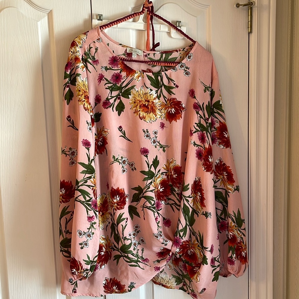 Floral Print Blouse comfortable and nice weight for all seasons.